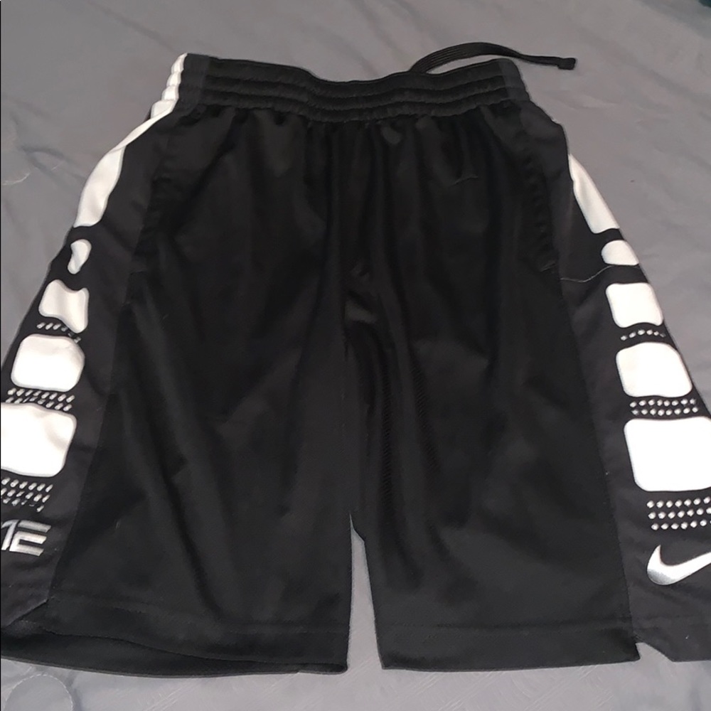 Boys Nike Elite shorts
